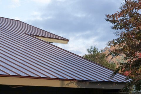 A Guide To Metal Roof Costs & Benefits - Great Northern Metals