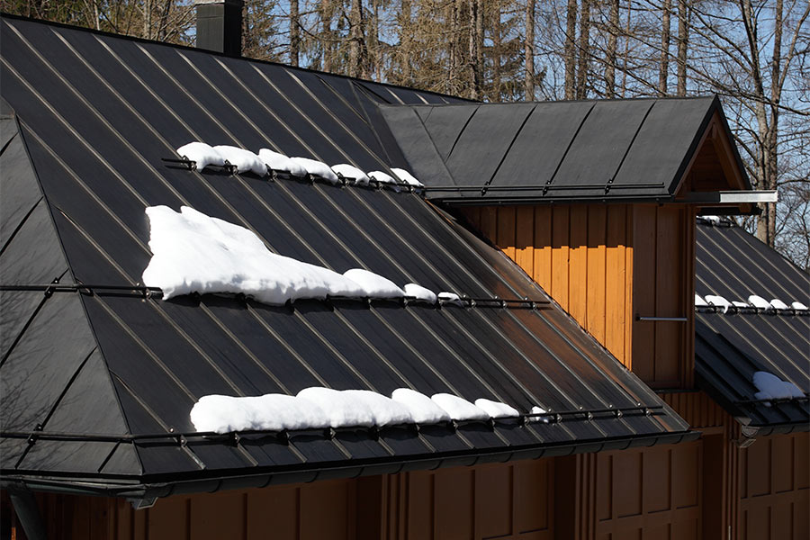 Are Metal Roofs Good for Snow & More Cold Weather FAQs
