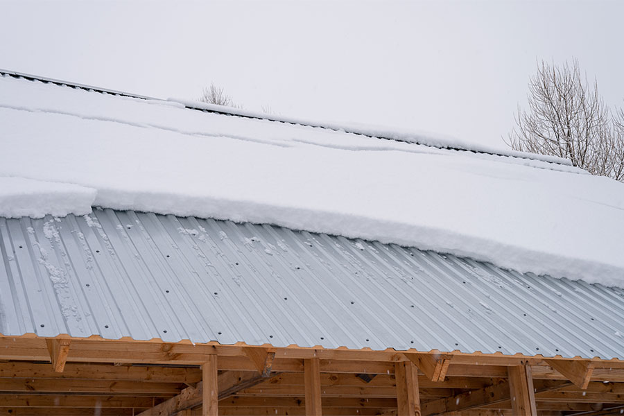 How to Choose the Right Structural Metal Roof Panels for Your Projects